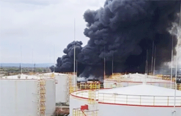 В Московии вспыхнул мощный пожар на территории завода смазочных материалов