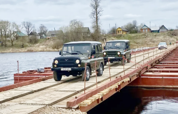 В Бешенковичах установлен понтонный мост через Западную Двину