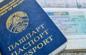 «Не могу записаться на визу даже с помощью агентства»