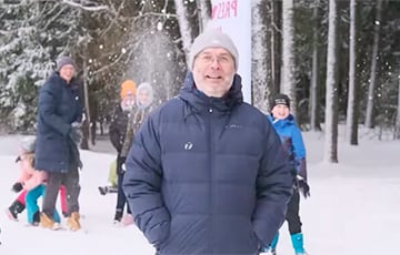 Президента Эстонии забросали снежками 