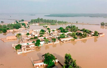 Пока в Европе и в Китае пересыхают реки, в Пакистане идут страшные наводнения