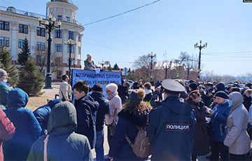 В Хабаровске прошла акция в поддержку депутатов из команды Фургала