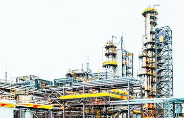 Пылают НПЗ в Самарской области и газоперерабатывающий завод в Оренбурге