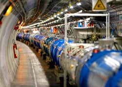 Большой адронный коллайдер запускают с рекордной энергией