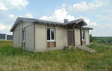 В престижном дачном поселке под Минском продается конфискованный дом