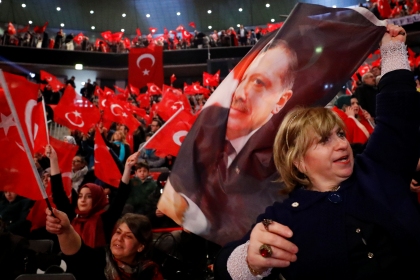 Эрдоган сравнил запрет на митинги в его поддержку в ФРГ с действиями нацистов