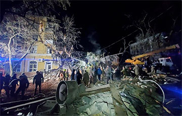 Под завалами кричат люди: Московия ударила ракетой «Искандер» по жилому дому в Краматорске