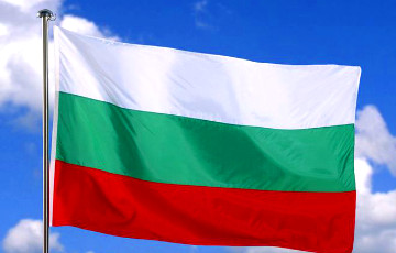 Парламент Болгарии объявил кириллицу болгарской азбукой