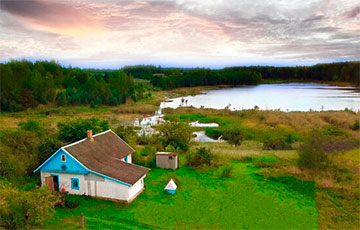 От $15 тысяч: какие недорогие дома продаются на берегах беларусских озер