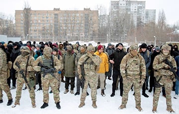 За 10 дней войны в тероборону вступили 100 тысяч украинцев