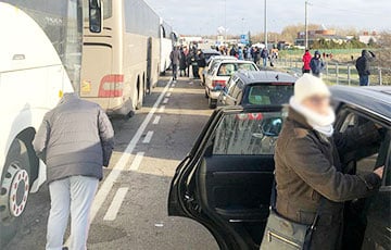 Очередь на выезд из Беларуси в Польшу выросла в 3,5 раза