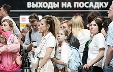 Тысячи московитов застряли в аэропортах