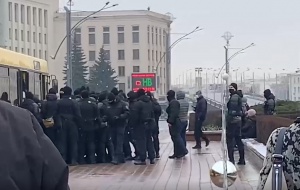 На марше пенсионеров в Минске задержали около 80 человек