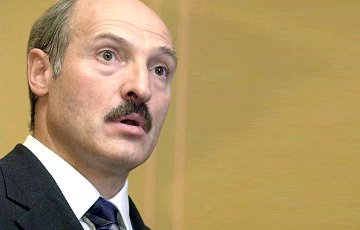 Белорусов призвали смести «прилипалу» Лукашенко
