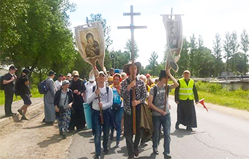Верующие Беларуси просят освободить их от платы за паломничества