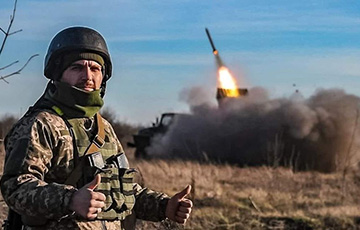 Украинские военные уничтожили вражеский штурмовик и три склада боеприпасов