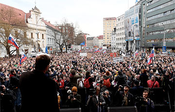 Десятки тысяч словаков вышли на протест