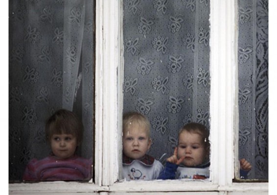 Белорусские семьи ежегодно усыновляют 500-600 детей-сирот