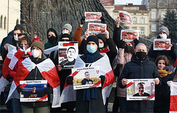 Во Львове прошла акция памяти по погибшим от рук карателей белорусам