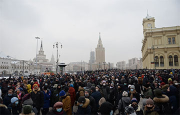Митинги в поддержку Навального: баттл поколения TikTok и власти?