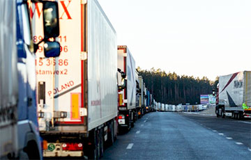 Поток фур через границу Беларуси с ЕС колоссально рухнул