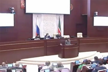 В Татарстане отчитали чиновницу, выступившую на русском языке