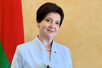 Лукашенко дал медаль Франциска Скорины матери пропагандиста Тура