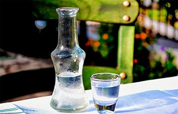 Беларусы стали меньше пить пива и больше — водки