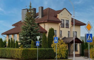 Как выглядит жилье, которое продает бывший лукашенковский премьер