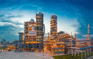 Московия потеряла треть нефтепереработки из-за ударов по НПЗ