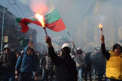 В Болгарии более 120 человек задержаны после нападения на мечеть