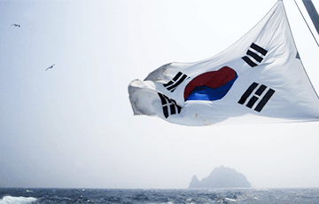 СМИ: Южная Корея задержала судно, которое направлялось из КНДР в Московию