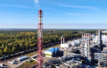 Силы обороны Украины и СБУ поразили московитский завод, НПЗ и корабли в Каспийском море