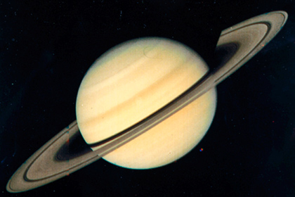 Ученые объяснили строение колец Сатурна