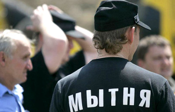 У беларуски, прибывшей из Северного Кипра, изъяли крупную сумму наличных