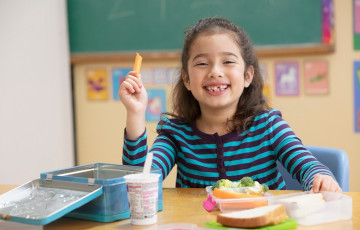 В Беларуси запретили популярные детские снеки из Китая