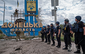 На границе Донецкой и Харьковской областей подняли украинский флаг
