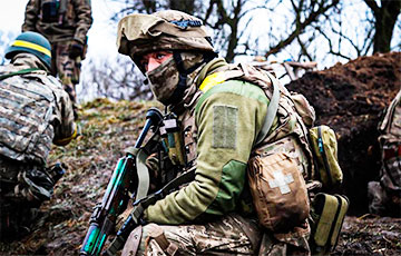 Украинский воин подорвал вражеский блиндаж самодельным взрывным устройством