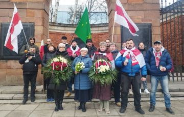 Беларусы в Варшаве почтили память восстания Калиновскго