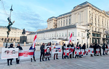 Беларусы Варшавы провели акцию с требованием выдвинуть Лукашенко ультиматум