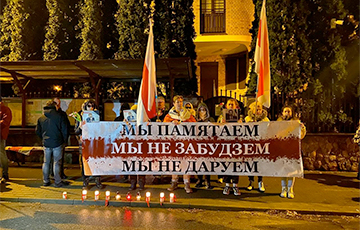 В трех городах Польши беларусы вышли на акции в память об Игоре Леднике