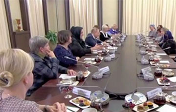Встреча Путина с «матерями мобилизованных»: как готовили постановочное шоу