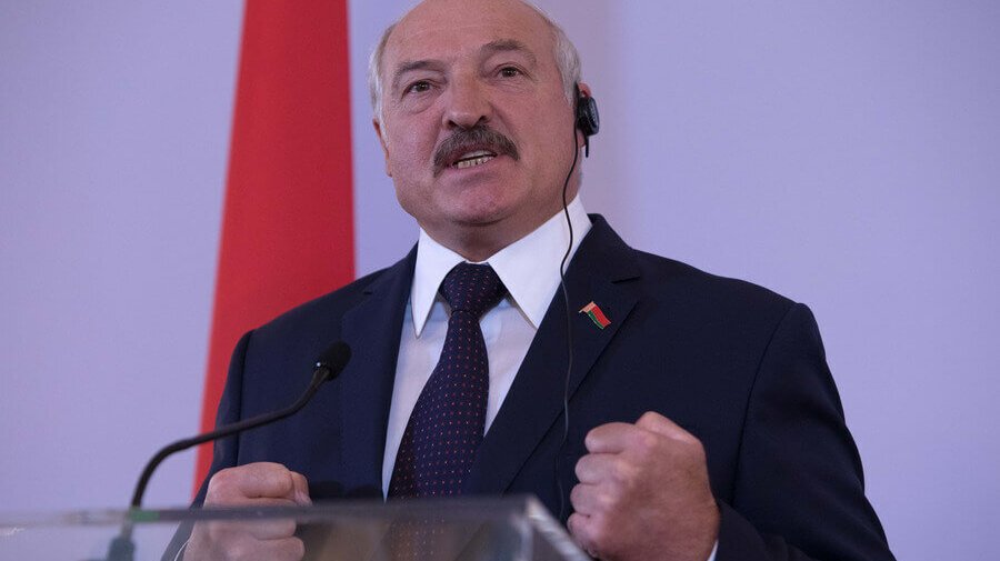 Лукашенко пригрозил НАТО размещением ядерного оружия в Беларуси