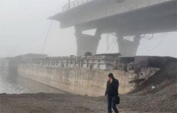 «Трупы сбрасывали в Днепр»: московиты устроили между собой побоище на Антоновском мосту