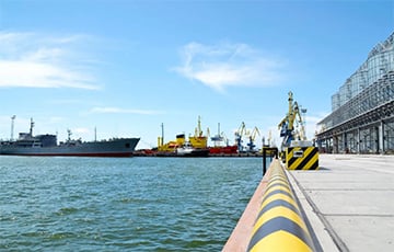 Украинские военные отрезали оккупантам доступ к порту Мариуполя