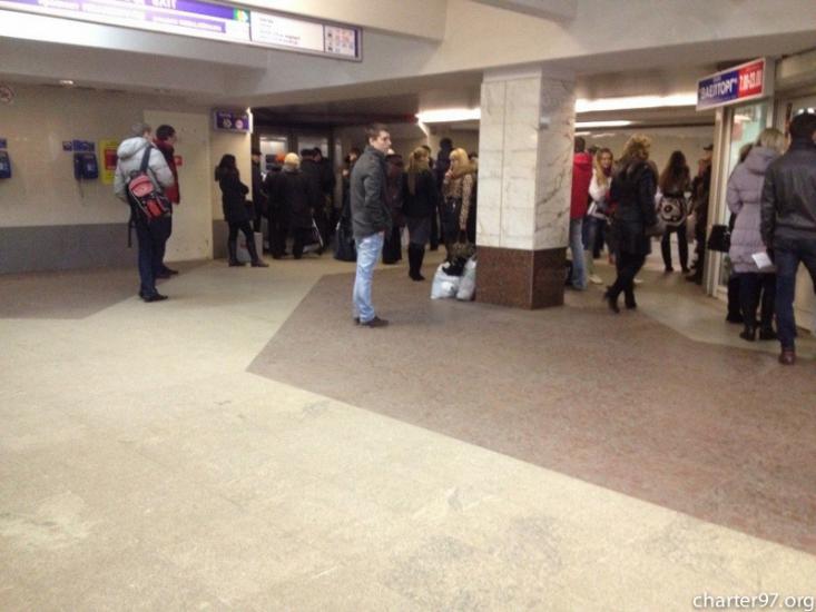 Телефонный «террорист» парализовал работу метро