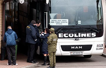 В пункте пропуска «Брест» тарможенники изъяли автобус Ecolines