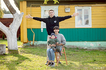 Как молодая пара из Минска бросила городскую жизнь и уехала в деревню