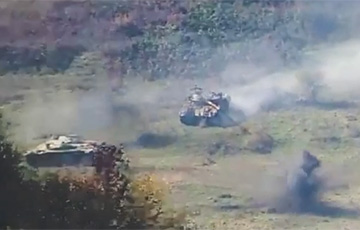 Азербайджанские танки не справились с двумя армянскими солдатами