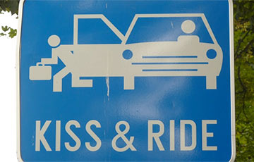 В Варшаве появятся быстрые парковки Kiss & Ride – «целуй и едь»